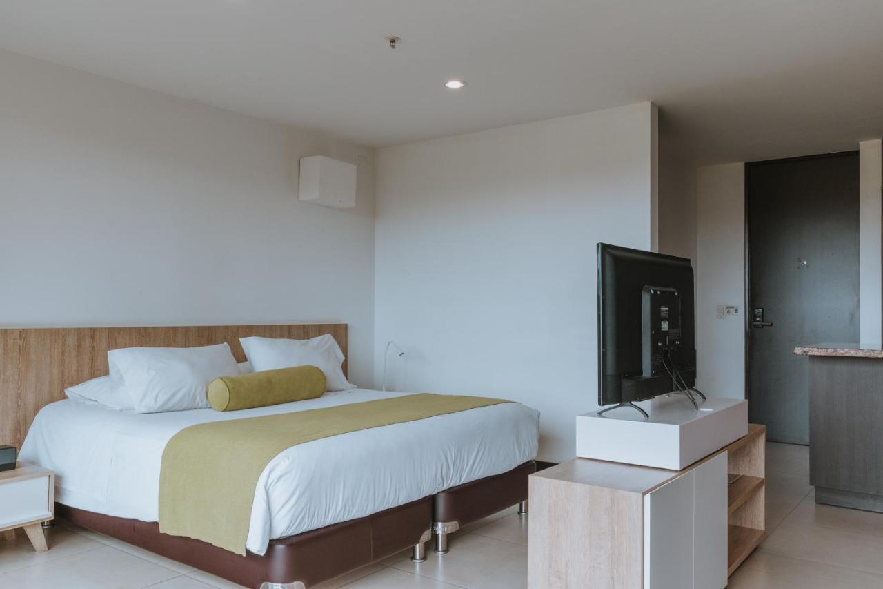 Travelers Rio Verde Living Suites Rionegro Buitenkant foto