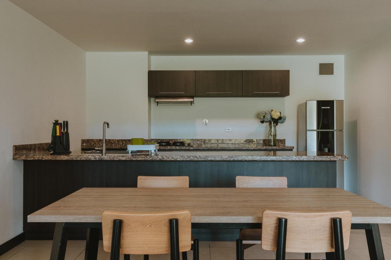 Travelers Rio Verde Living Suites Rionegro Buitenkant foto