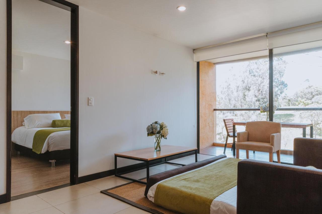 Travelers Rio Verde Living Suites Rionegro Buitenkant foto