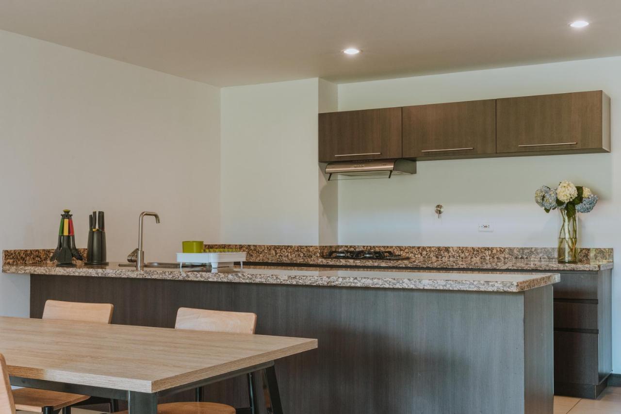 Travelers Rio Verde Living Suites Rionegro Buitenkant foto