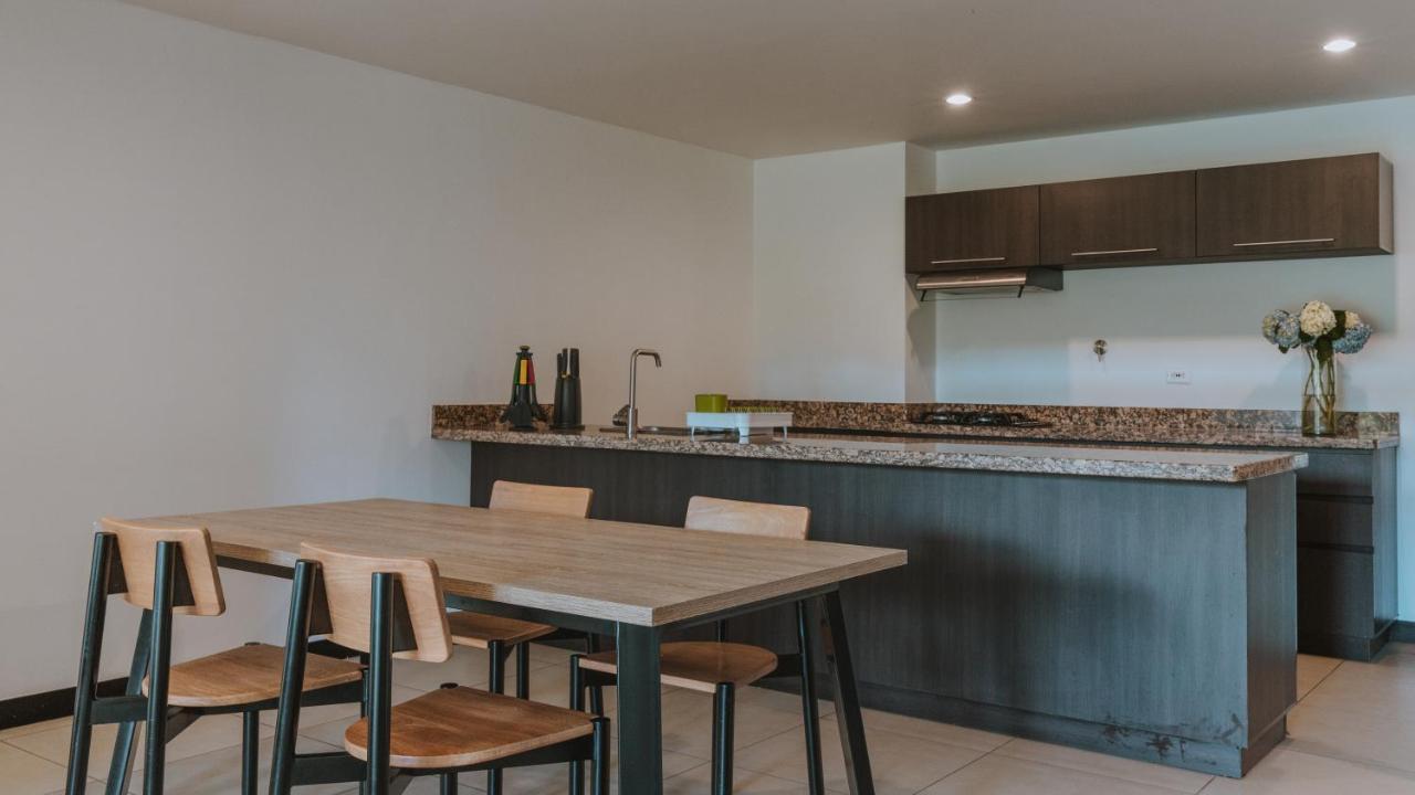 Travelers Rio Verde Living Suites Rionegro Buitenkant foto