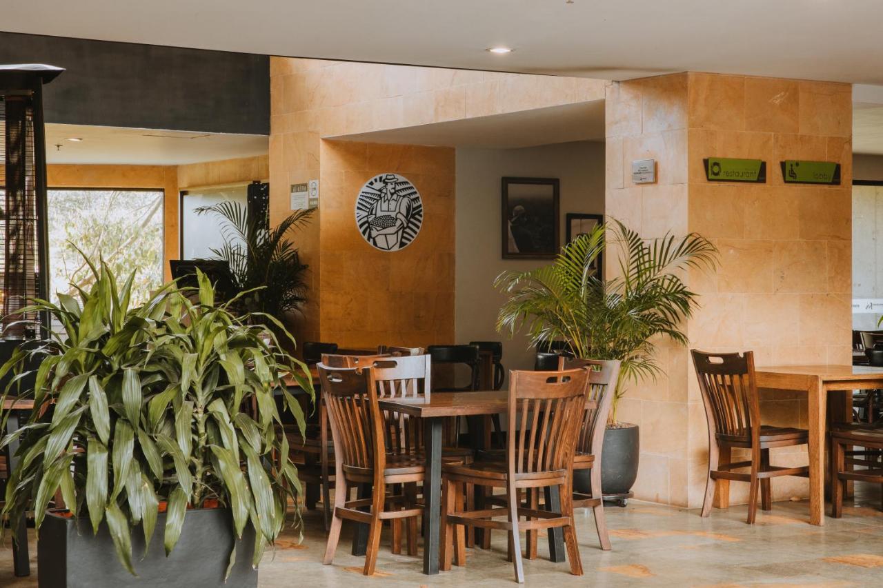 Travelers Rio Verde Living Suites Rionegro Buitenkant foto