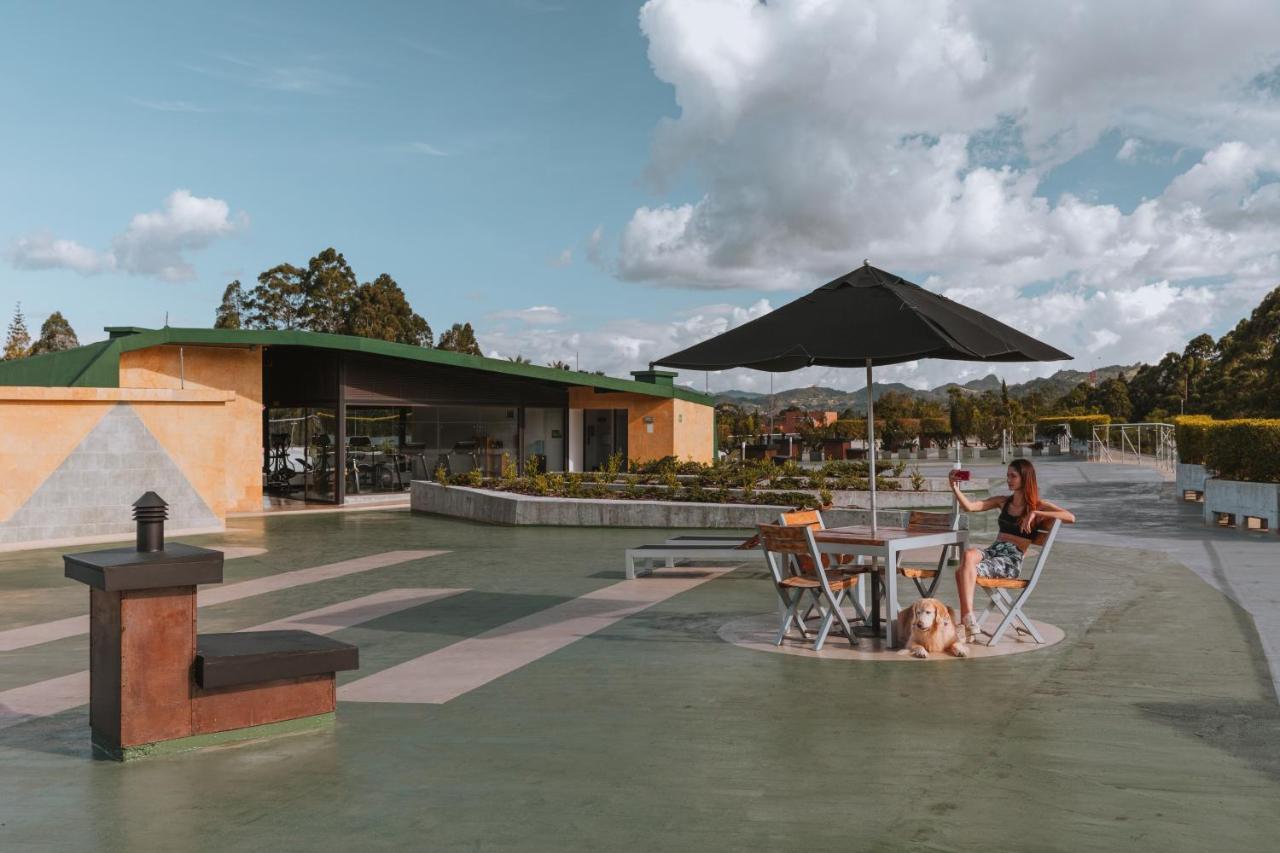 Travelers Rio Verde Living Suites Rionegro Buitenkant foto