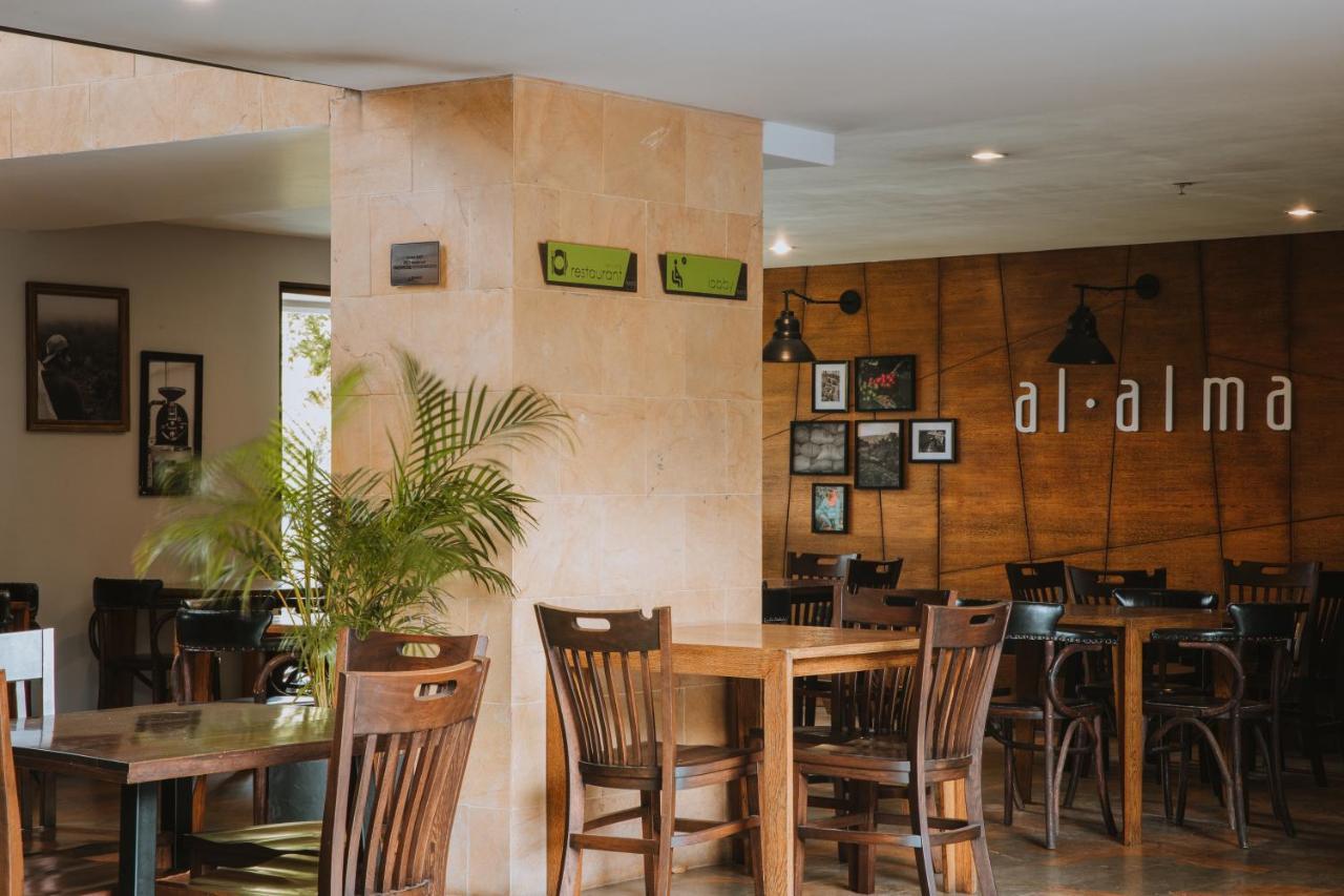 Travelers Rio Verde Living Suites Rionegro Buitenkant foto