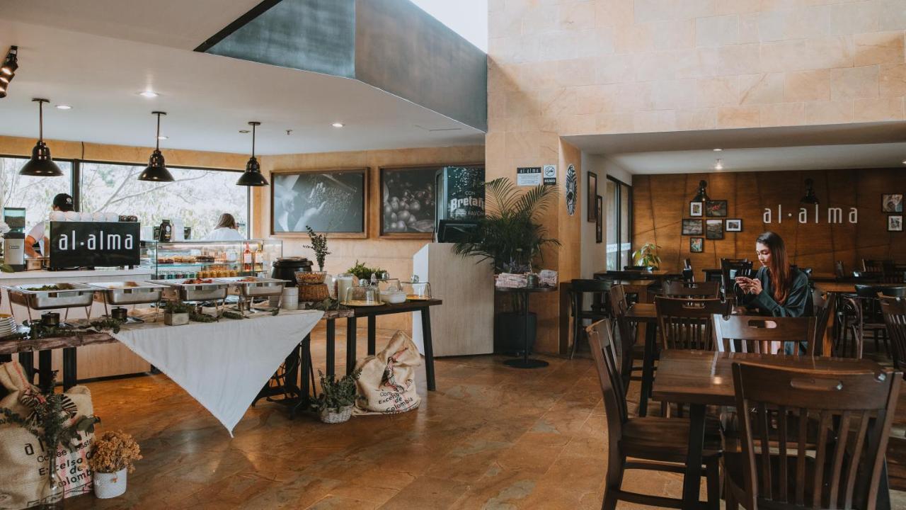 Travelers Rio Verde Living Suites Rionegro Buitenkant foto